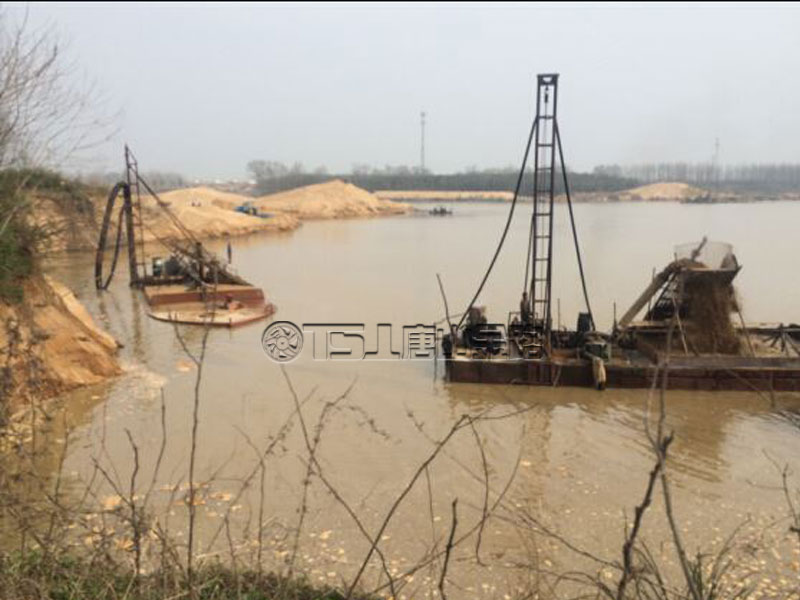 無節(jié)制開采河沙，河堤受損嚴(yán)重