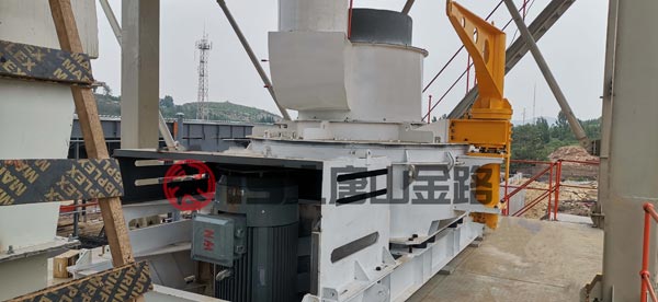 錘破、對輥破、立軸沖擊破三種制砂設備優(yōu)劣對比